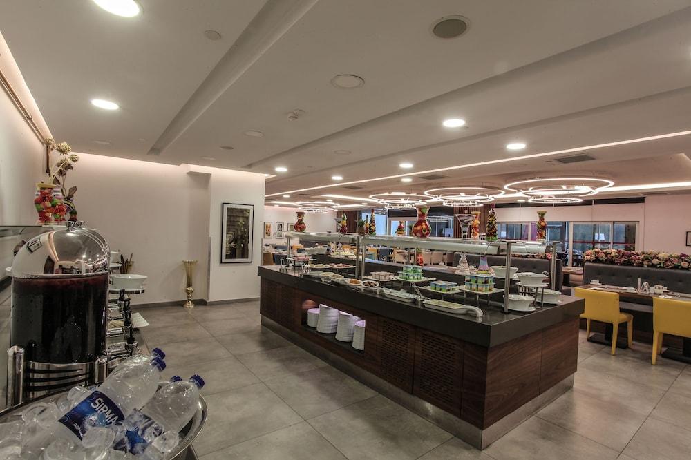 Hilton Garden Inn Ankara Gimat מראה חיצוני תמונה